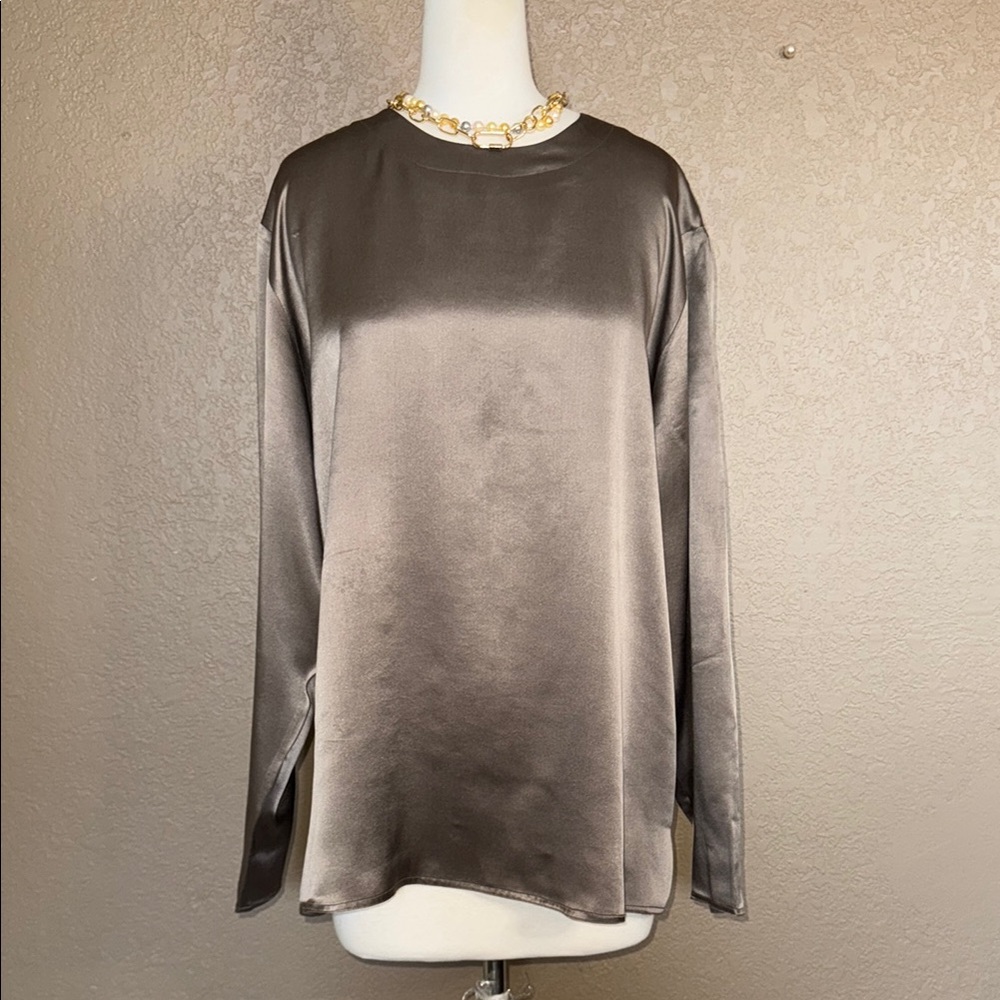 Elegant Pezzetti Taupe Silk Blouse